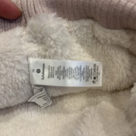 NWT Lululemon Sherpa weave Pom beanie one size - Picture 4 of 5